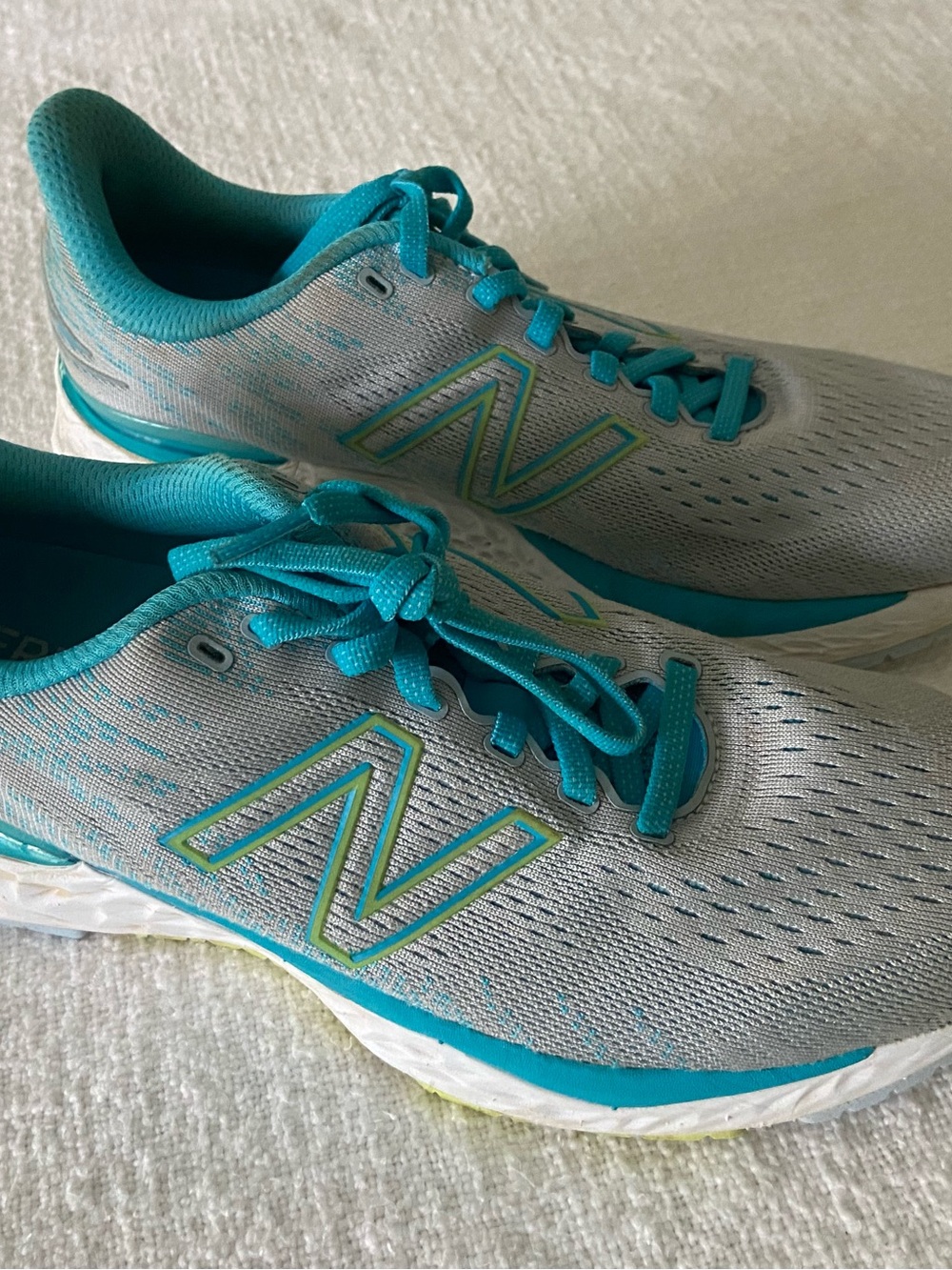 New Balance Fresh Foam 880 Women's Teal, Lime, and Gray Running Shoes 9 Wide (D)